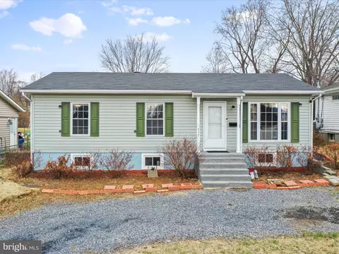 747 W 13th St, Front Royal, VA 22630