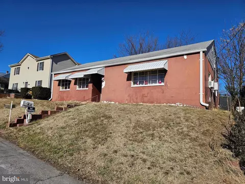 13 W 12th St, Front Royal, VA 22630