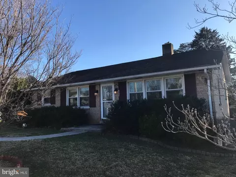 802 16th St W, Front Royal, VA 22630