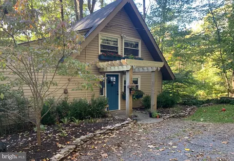 231 Rocky Mount Rd, Linden, VA 22642