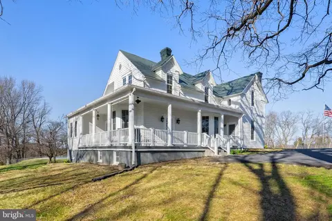 1521 N Royal Ave, Front Royal, VA 22630