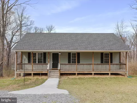 415 Pine Ridge Dr, Front Royal, VA 22630