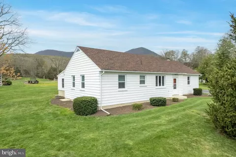 6233 Strasburg Rd, Strasburg, VA 22657