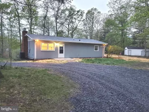 221 Hickory Rd, Front Royal, VA 22630