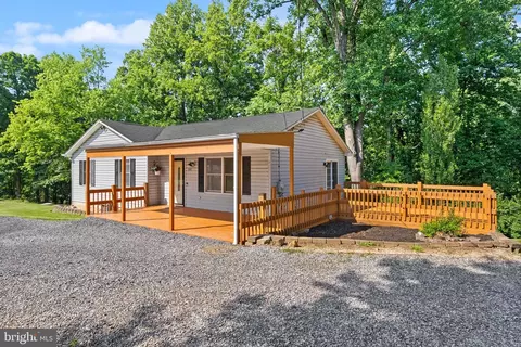 516 Wealthy Rd, Linden, VA 22642
