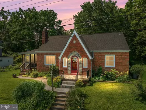 55 W Duck St, Front Royal, VA 22630