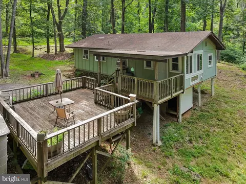 58 Paradise Ln, Linden, VA 22642