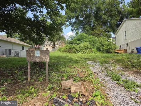 427 Cherrydale Ave, Royal, VA 22630