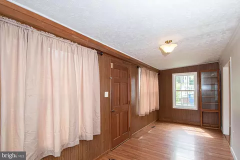 Entry Way - 124 E 15th St, Front Royal, VA 22630 photo 3 of 3