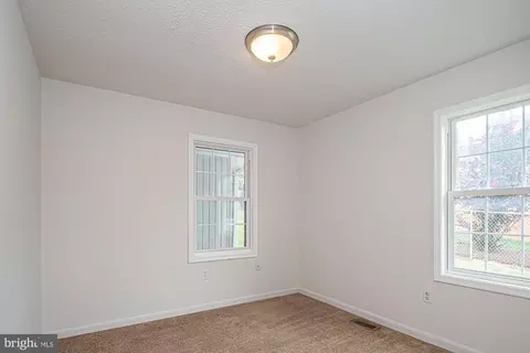 Bedroom - 124 E 15th St, Front Royal, VA 22630 photo 4 of 5