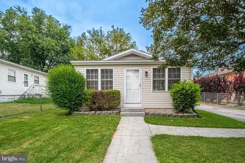 124 E 15th St, Front Royal, VA 22630