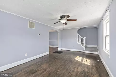 414 E 6th St, Front Royal, VA 22630 photo 2