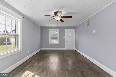 414 E 6th St, Front Royal, VA 22630 photo 3