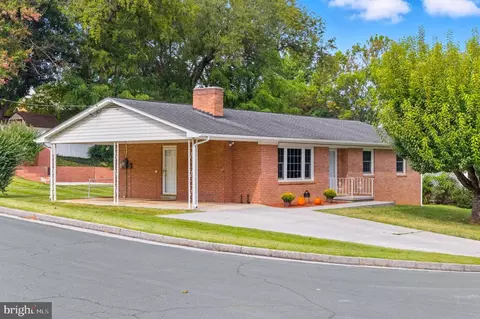 12 Morain St, Front Royal, VA 22630