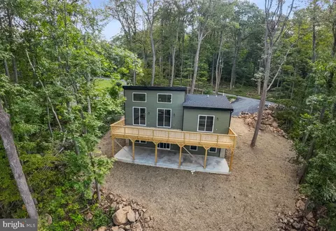 4769 Blue Mountain Rd, Linden, VA 22642