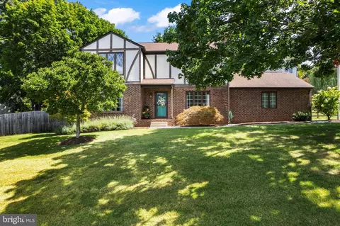 46 Colonial Dr, Front Royal, VA 22630