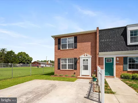 641 W 11th St, Front Royal, VA 22630