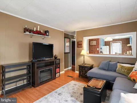 215 E 5th St, Front Royal, VA 22630 photo 6