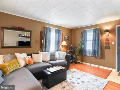 215 E 5th St, Front Royal, VA 22630 photo 5