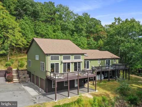 1195 Applewood Dr, Front Royal, VA 22630