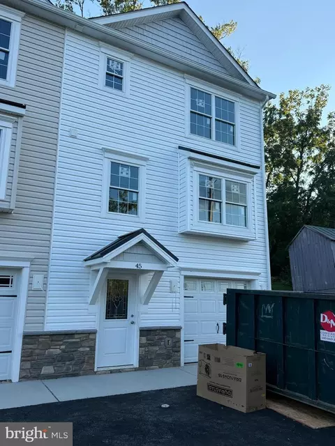 45 Duck St W, Front Royal, VA 22630