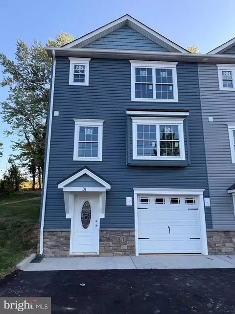 31 Duck St W, Front Royal, VA 22630