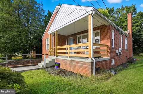 422 Randolph Ave, Front Royal, VA 22630