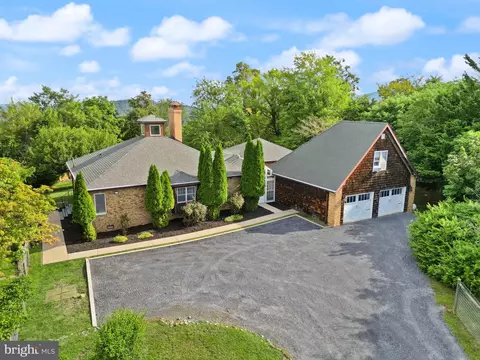 393 High Knob Rd, Front Royal, VA 22630