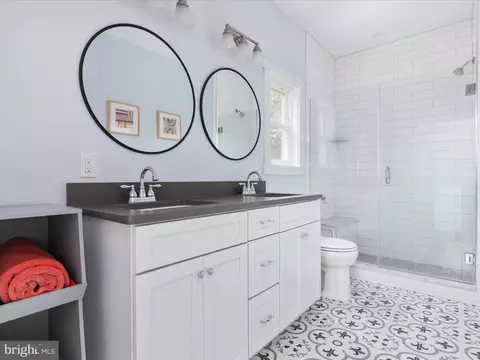 Bath - 67 Barbara Dr, Front Royal, VA 22630 photo 1 of 4