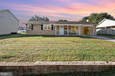 334 W 11th St, Front Royal, VA 22630