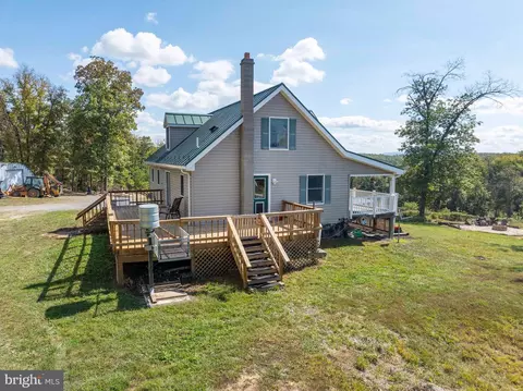 Exterior - 25 Mcdaniel Ln, Middletown, VA 22645 photo 3 of 16