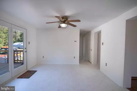 Entry Way - 25 Mcdaniel Ln, Middletown, VA 22645 photo 1 of 3