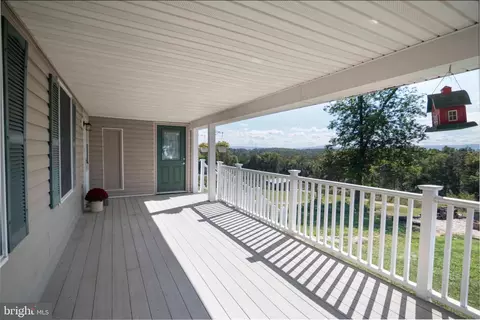 Exterior - 25 Mcdaniel Ln, Middletown, VA 22645 photo 11 of 16