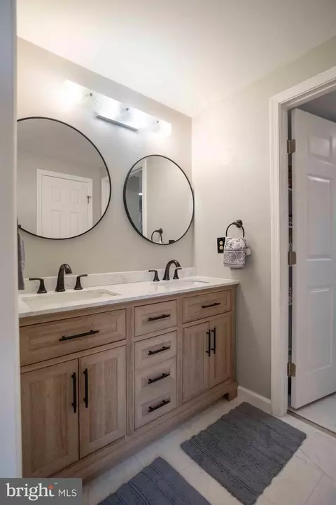 Bath - 25 Mcdaniel Ln, Middletown, VA 22645 photo 1 of 5