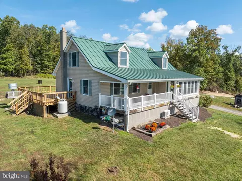 Exterior - 25 Mcdaniel Ln, Middletown, VA 22645 photo 5 of 16