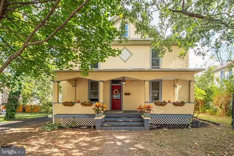 214 Lee St, Front Royal, VA 22630