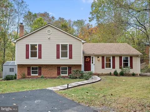 60 High Knob Ct, Front Royal, VA 22630