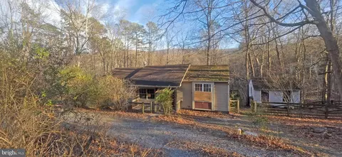 298 Honey Farm Ln, Front Royal, VA 22630