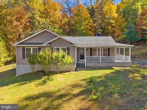 850 Timberland Mnr, Bentonville, VA 22610