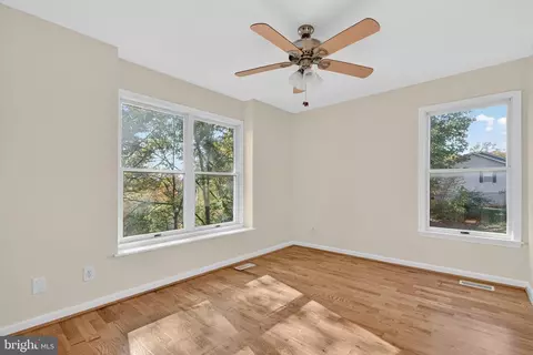 Bedroom - 5 Crestview Dr, Front Royal, VA 22630 photo 2 of 3