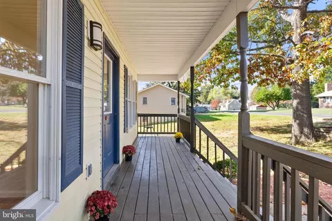 Exterior - 5 Crestview Dr, Front Royal, VA 22630 photo 3 of 4