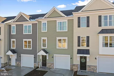 330 W 11th, Front Royal, VA 22630