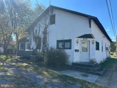 217 Laurel St, Royal, VA 22630