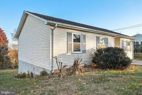 210 E 19th St, Front Royal, VA 22630 photo 3