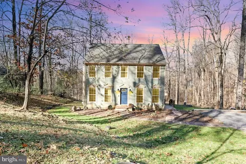 807 Northern Spy Dr, Linden, VA 22642