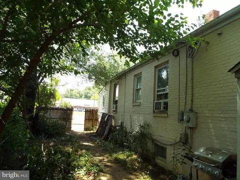 360 Cloud St, Front Royal, VA 22630 photo 3