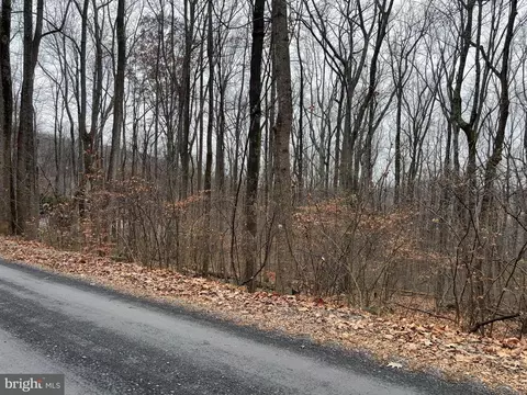 L12 Apple Mountain Lake S, Linden, VA 22642