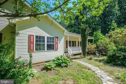 1195 Shangri La Rd, Bentonville, VA 22610