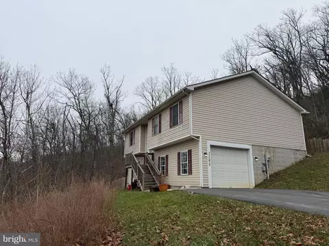218 Walker Farm Dr, Front Royal, VA 22630