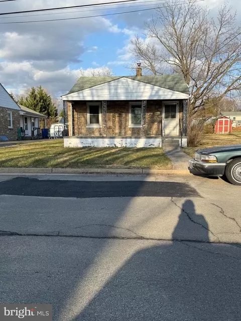 831 W 13th St, Front Royal, VA 22630
